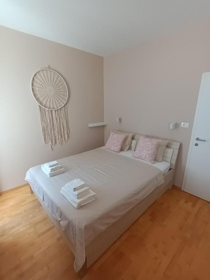 Family Sea Fun Apartment Koper Buitenkant foto